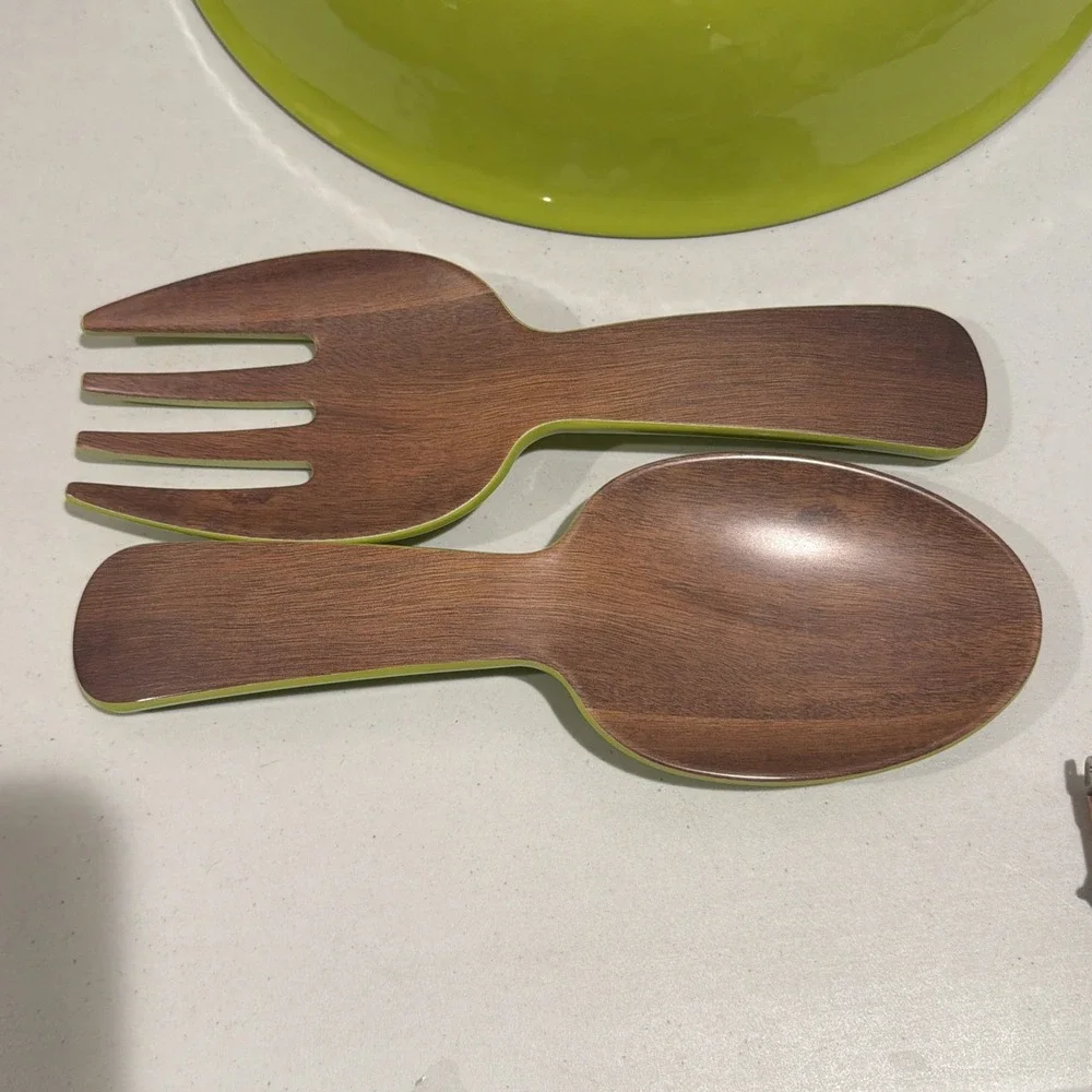 Lime Green Faux Wood Lined 13.75